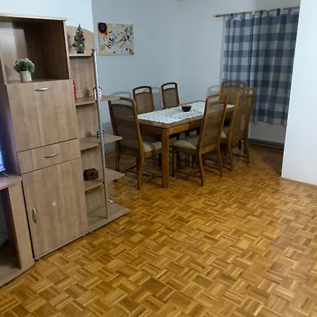 Vista Dubica アパート *